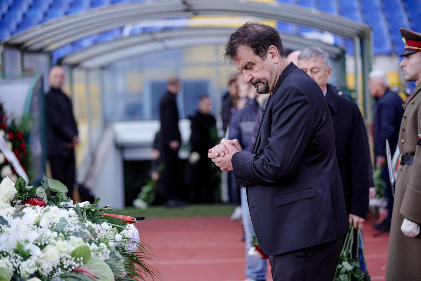 Хиляди се преклониха пред легендата Димитър Пенев (галерия)