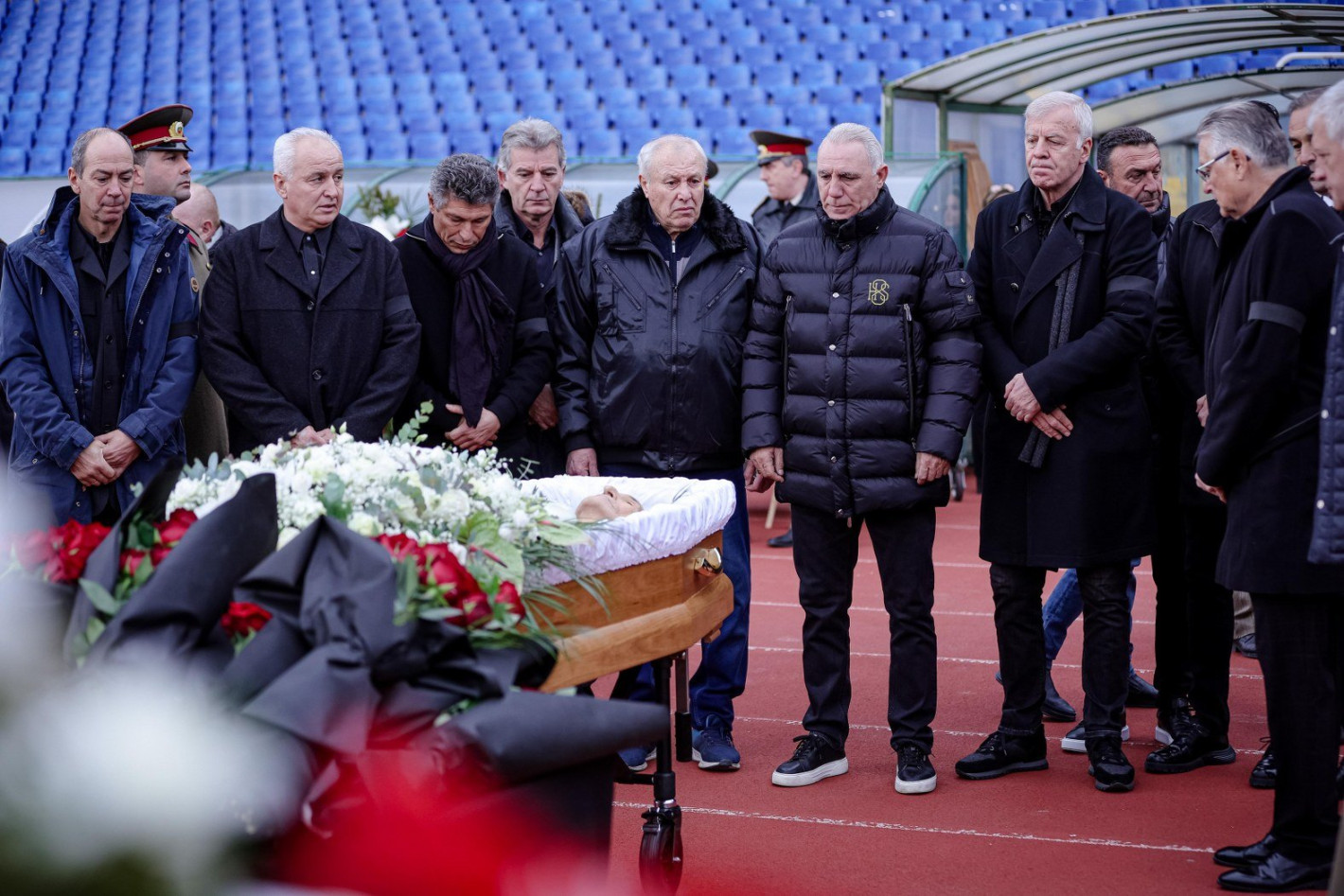 Хиляди се преклониха пред легендата Димитър Пенев (галерия)