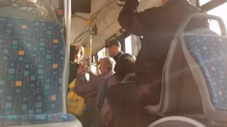 Ад в градския транспорт: Столичани пропищяха от ужасна смрад и мръсотия