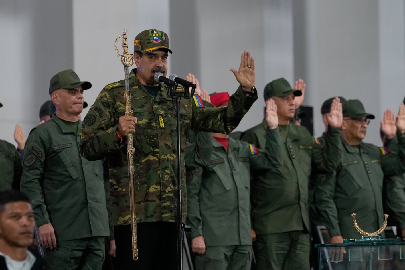 САЩ използвали неизвестно високотехнологично оръжие при пленяването на Мадуро