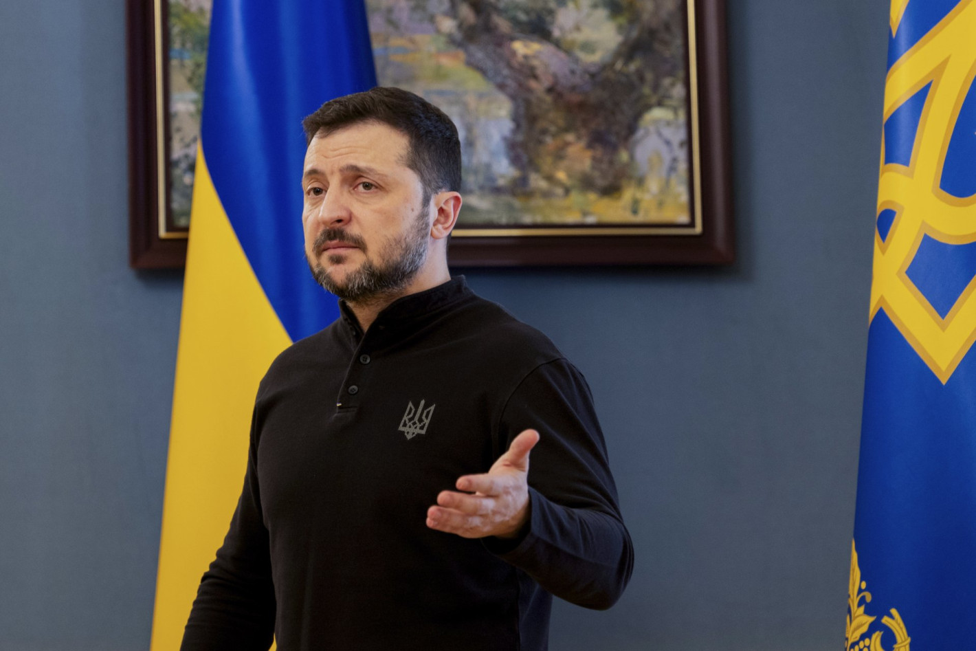 Сарафов награди трима служители на МВР за проявен висок професионализъм при разкриване на въоръжения грабеж край Ихтиман (СНИМКИ)