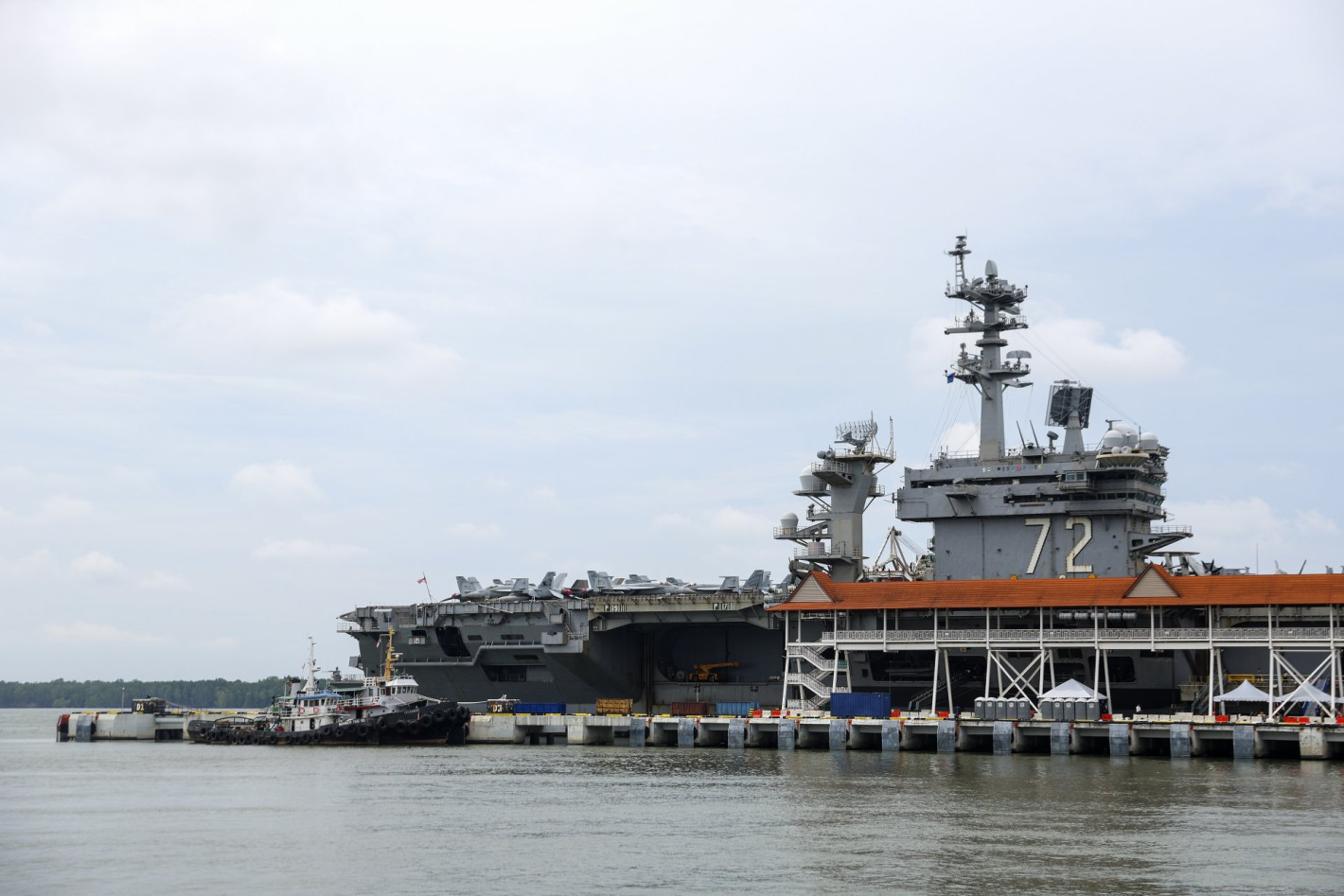 Американската армада пристигна в Близкия изток