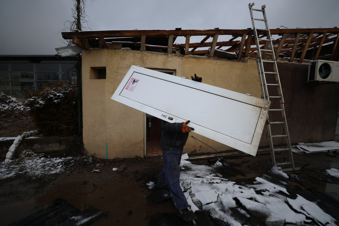 Ключовият бул. "Тодор Каблешков" - готов до 70 дни, рушат блокиращата го сграда (снимки)
