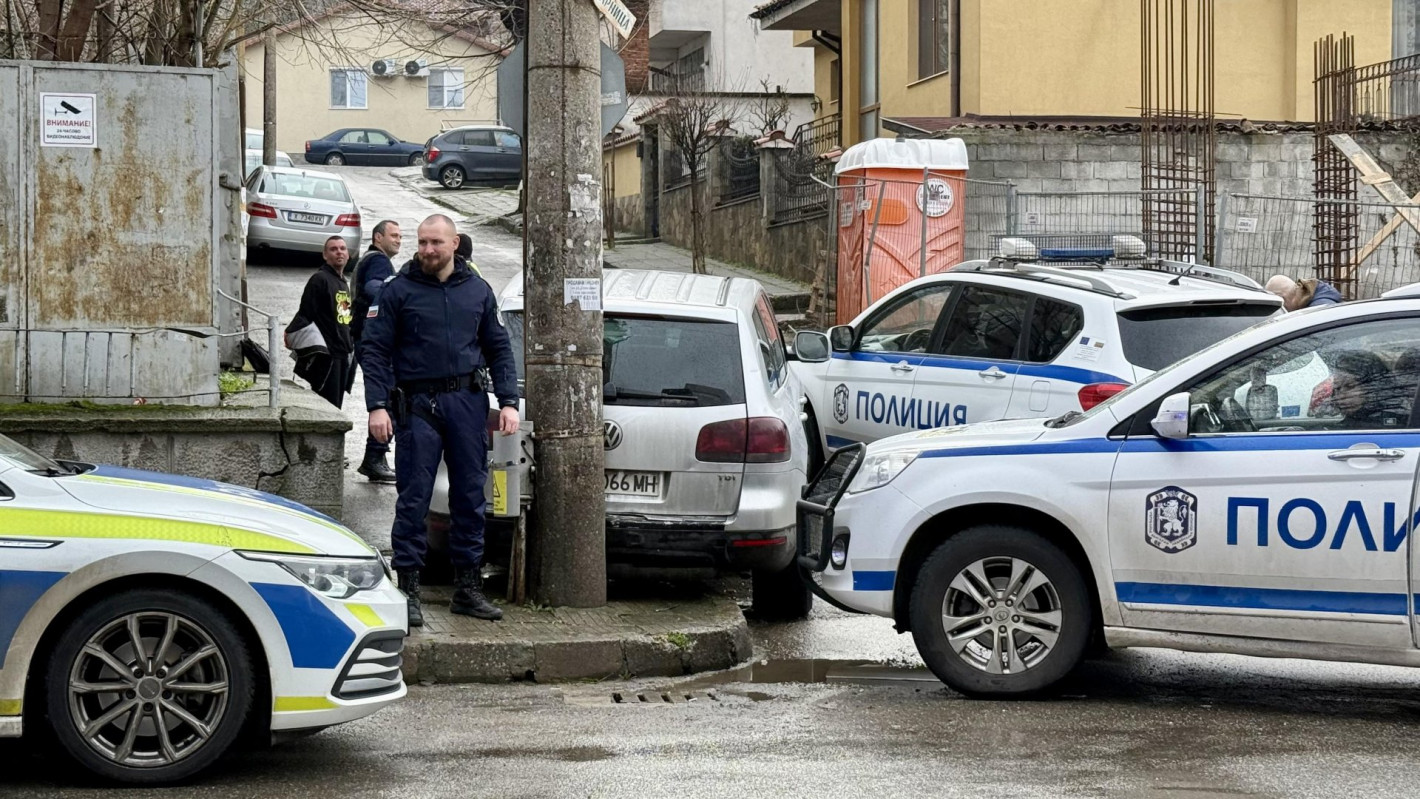 Пиян шофьор в гонка с 5 патрулки в Хасково (снимки)