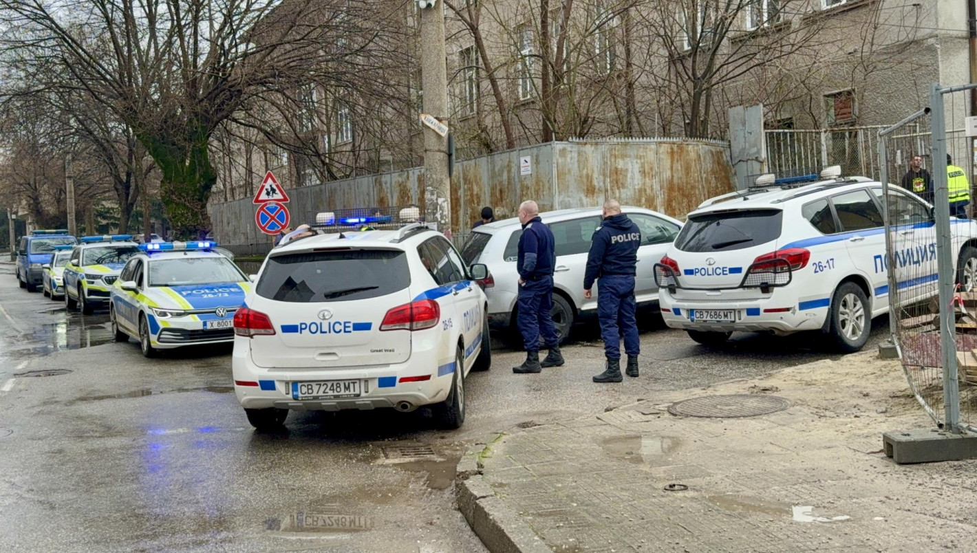 Пиян шофьор в гонка с 5 патрулки в Хасково (снимки)