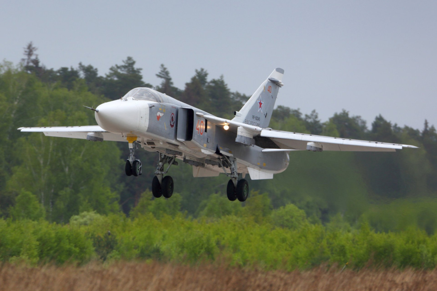 Катар свали два Су-24 на Иран, Саудитска Арабия е в пълна бойна готовност