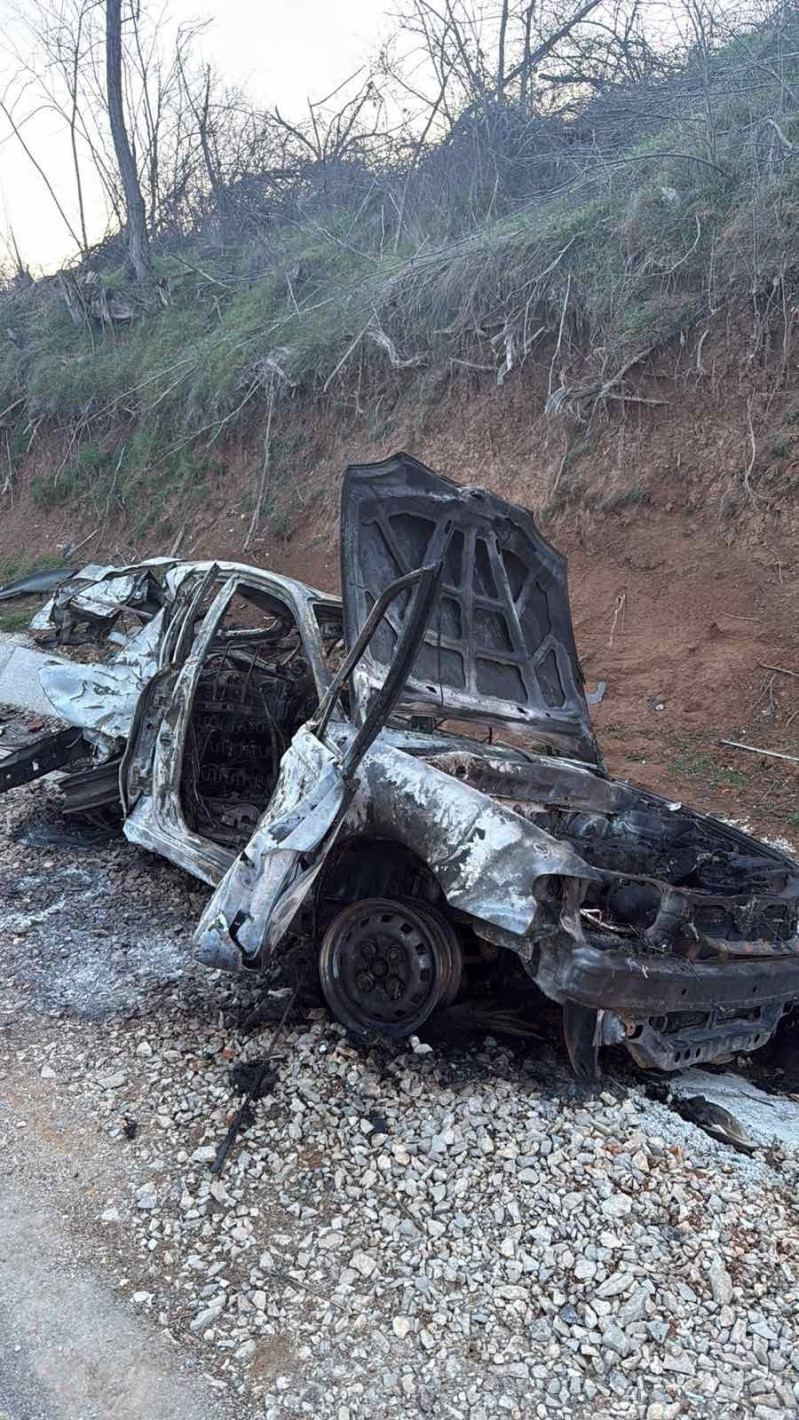 Две деца са загинали в пламналия автомобил след сблъсъка край Ъглен