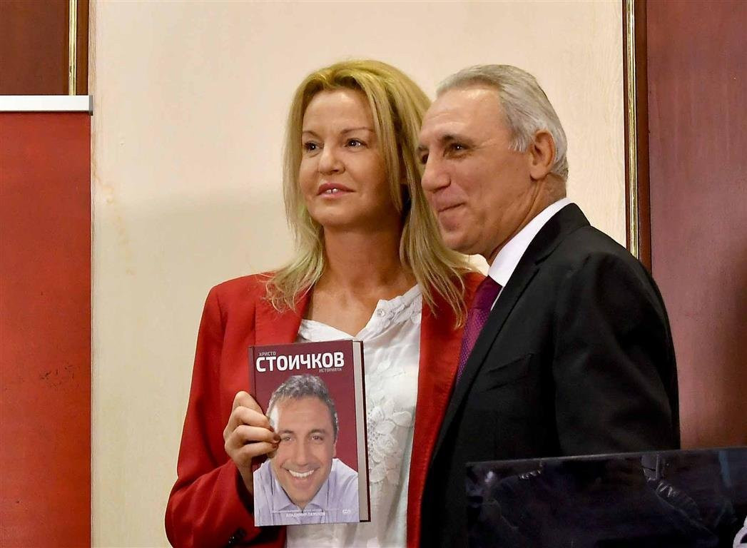 Пет варианта за заместник на Стефка Костадинова, сред тях е и Христо Стоичков