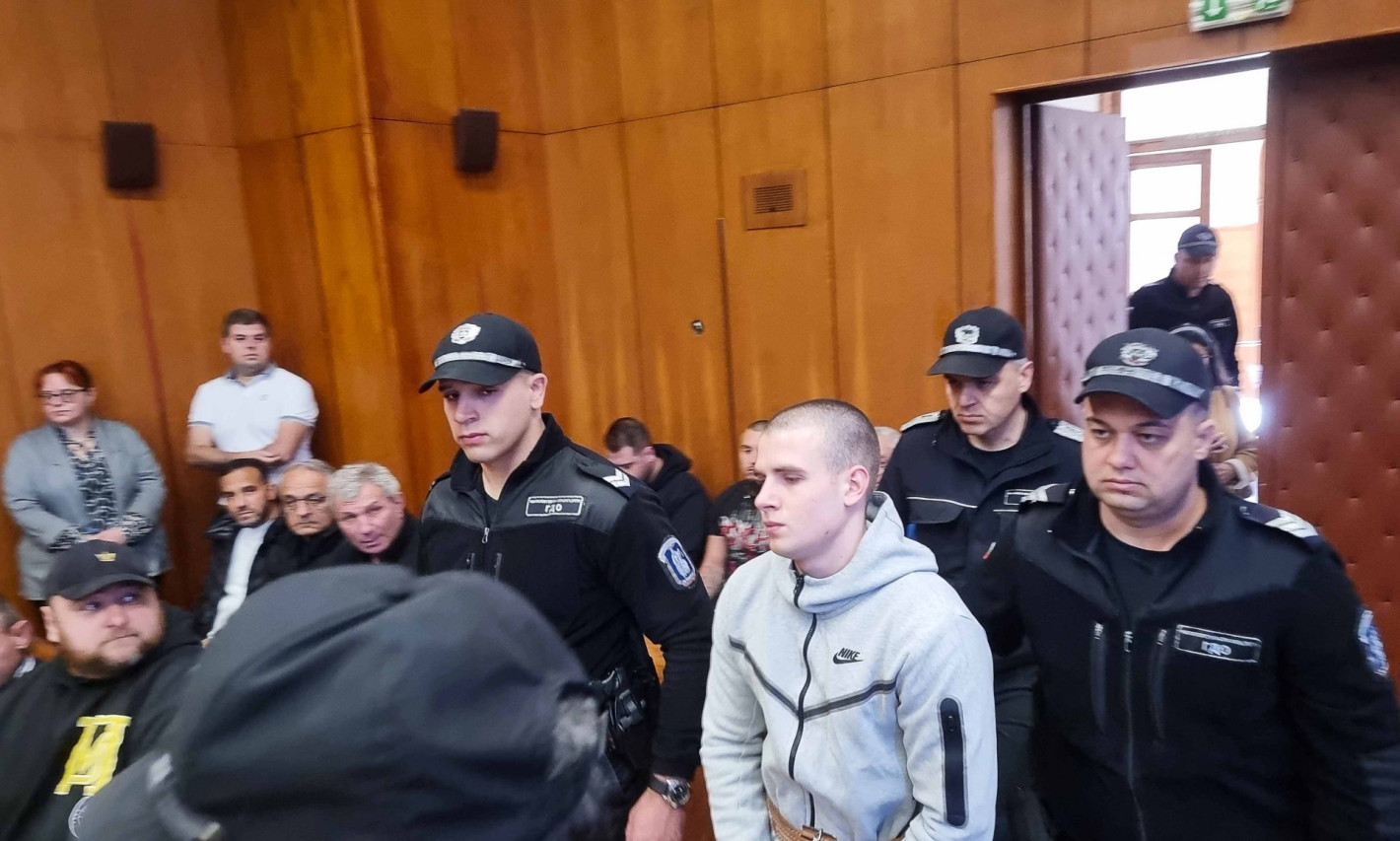 19-годишният Никола, убил заради момиче 21-годишния Ангел, няма да лежи до живот