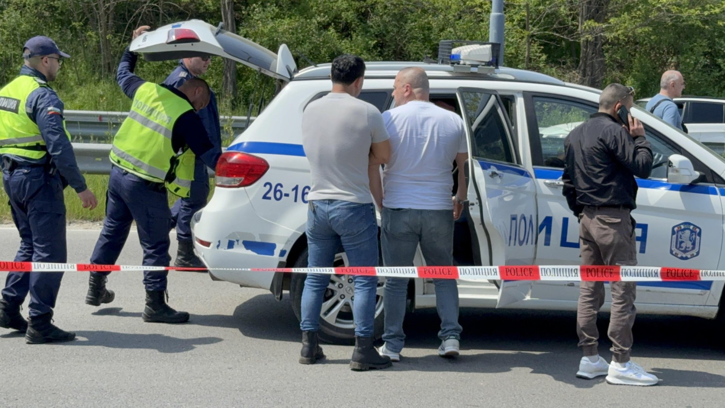 Скандал между шофьори в Хасково завърши с вадене на нож и изстрел в крака (снимки/видео)