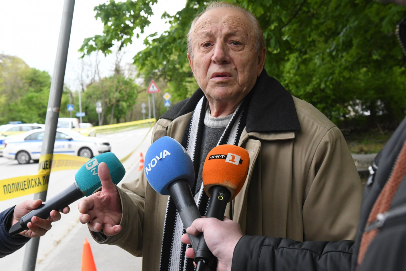 Литовка намушка четирима с нож пред и в супермаркет във Варна (снимки)
