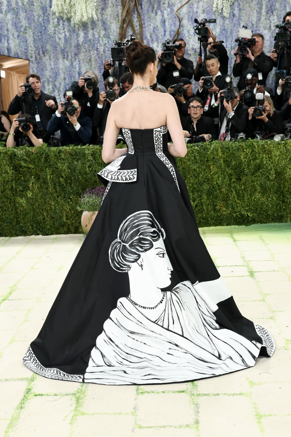 Met Gala 2026: Звездите превърнаха изкуството в бутафория и шоу (снимки/видео)