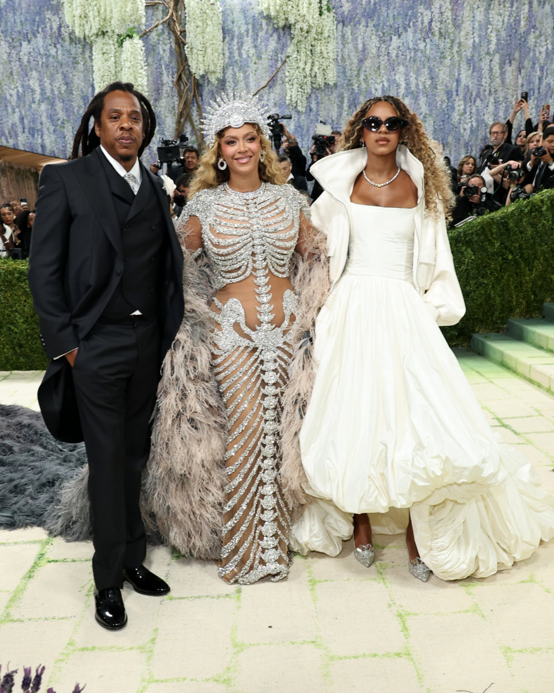 Met Gala 2026: Звездите превърнаха изкуството в бутафория и шоу (снимки/видео)