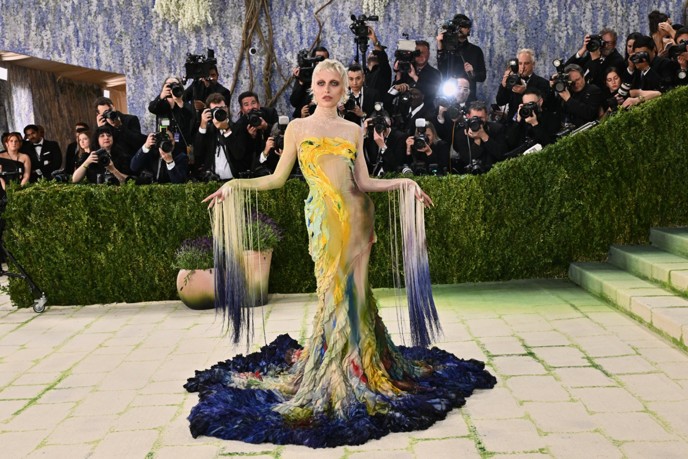 Met Gala 2026: Звездите превърнаха изкуството в бутафория и шоу (снимки/видео)