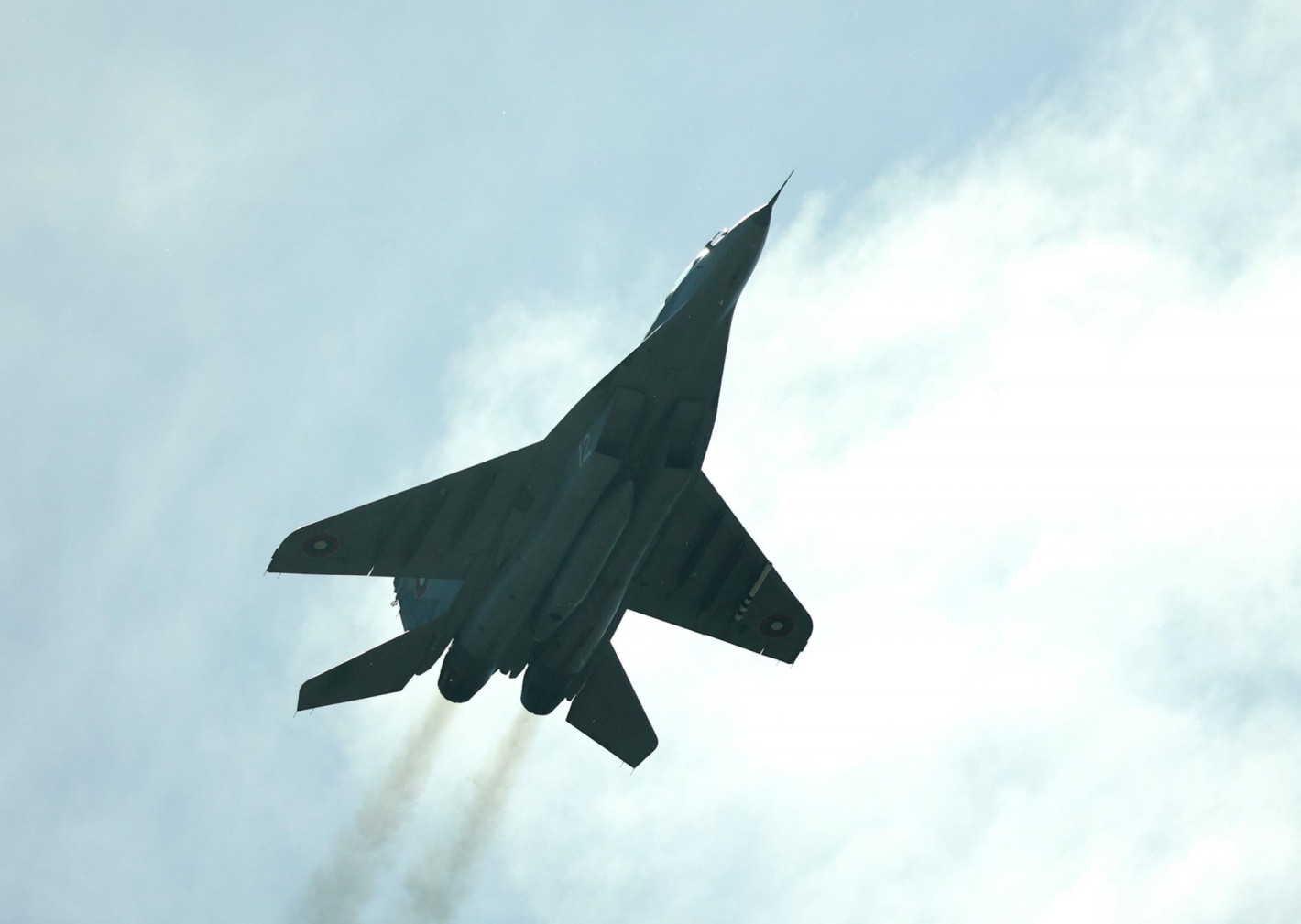 От F-16 до "Спартан": Вижте с какви самолети разполагат ВВС на България (галерия)
