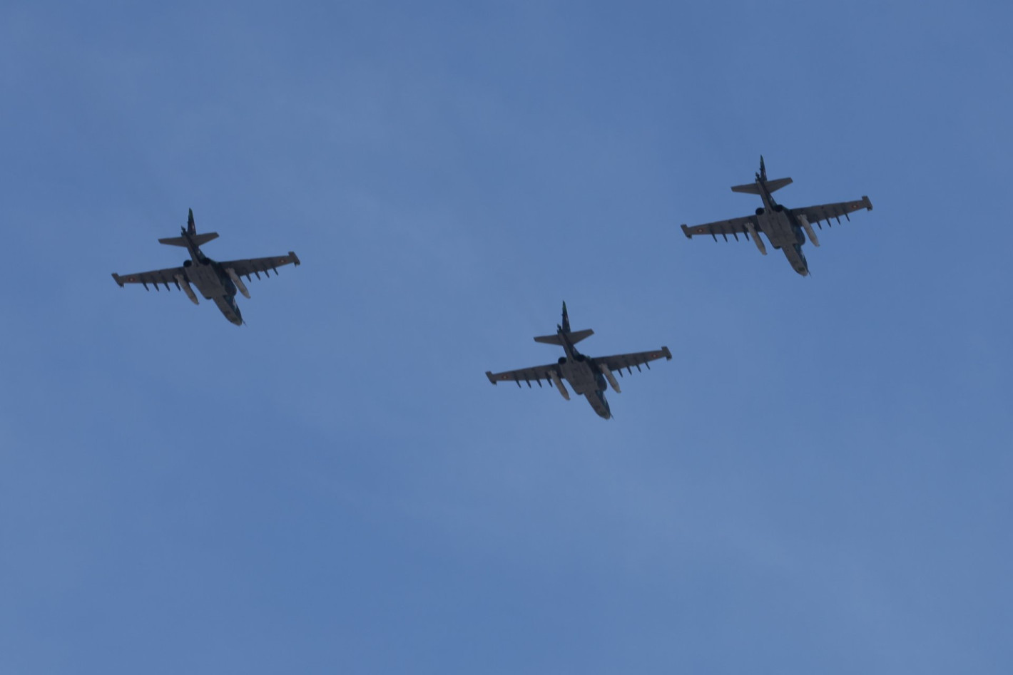 От F-16 до "Спартан": Вижте с какви самолети разполагат ВВС на България (галерия)