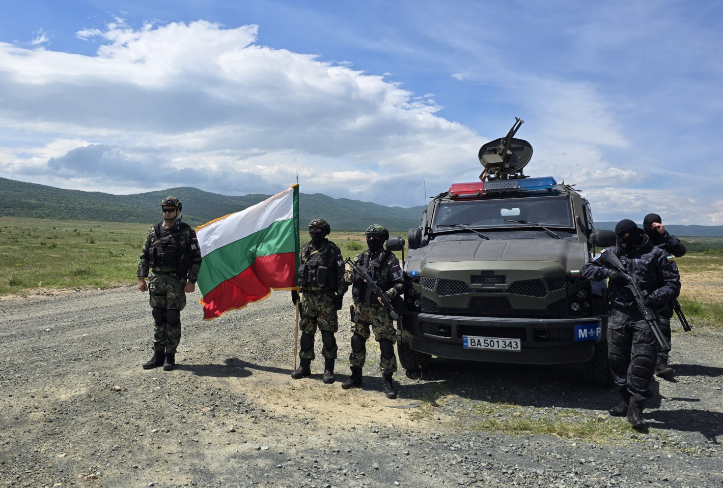 Военни полицаи от 12 страни тренираха контрол на тълпата на полигон "Ново село" (снимки)