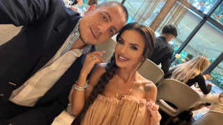 Еее, ади деее!! Мара Отварачката сбра световния фотошоп и се барна като набор на Марая! (снимки от ресторанта на абитуриентския бал)