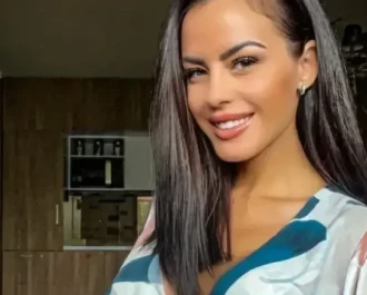 Цвети на Криско изхвърли хиалуроновите наденички от устните си и закова 390 кубика силикон