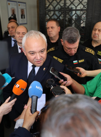 Демерджиев: Мъжете говорят в очите, а не във Фейсбук. Пожелавам успех на Кандев!