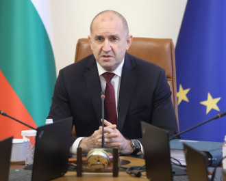 Радев: Дали сме достатъчно въоръжение от Българската армия за Украйна, слагаме край