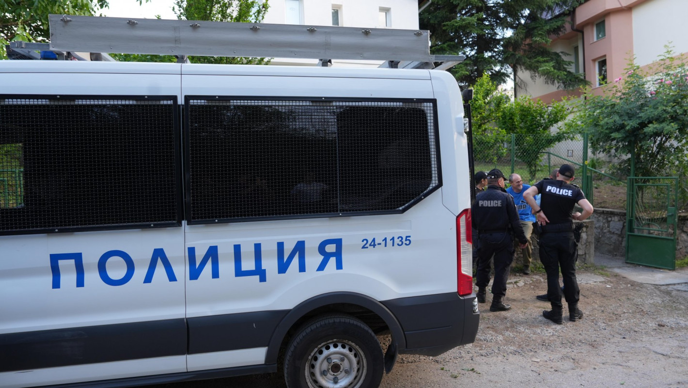 Новият шеф на СДВР започна с удар: Разбиха наркооранжерия в столичния квартал "Бояна" (снимки)