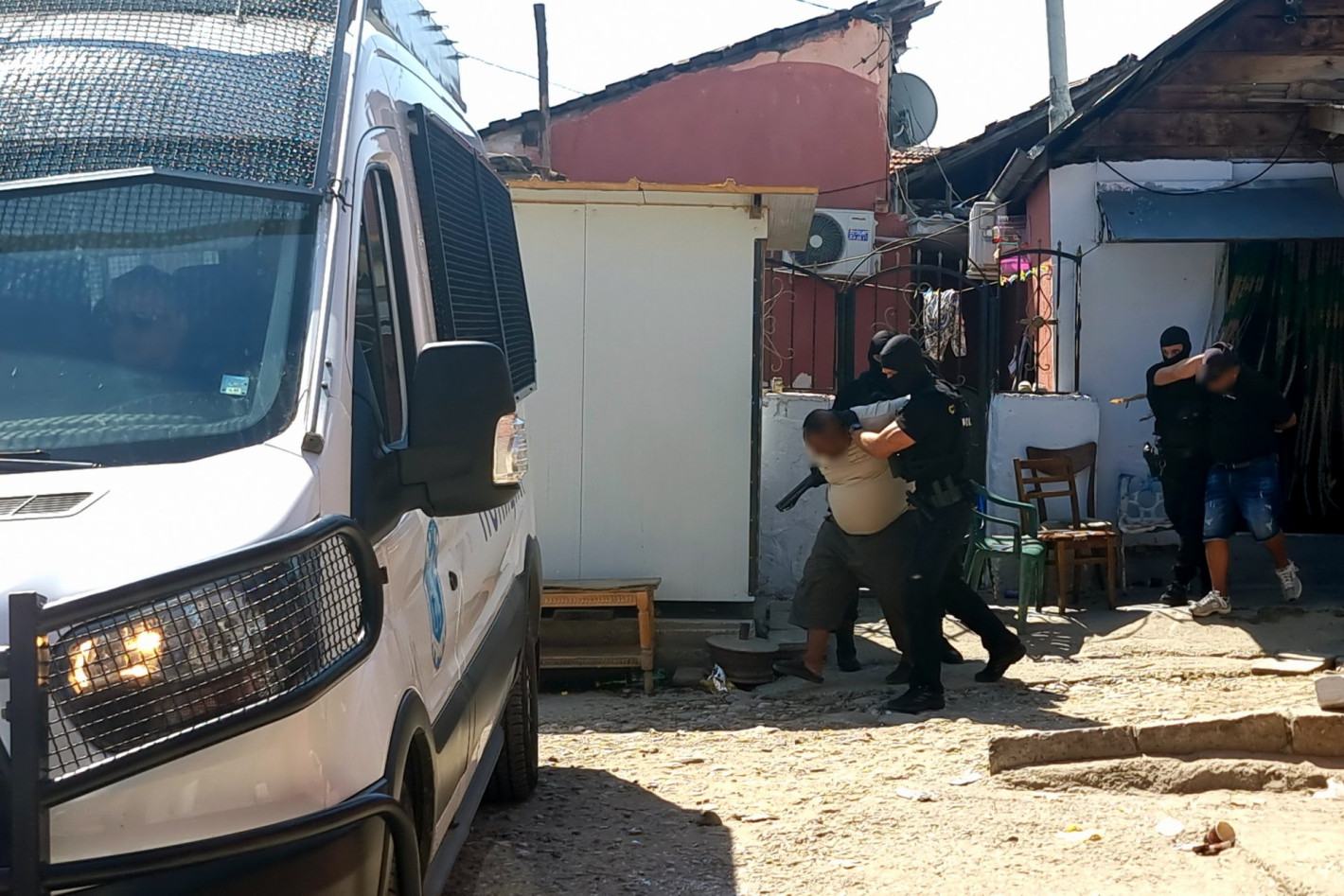 Близо 300 са участниците в масовия бой в Асеновград, 12 са простреляни с въздушна пушка