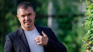 ВЗРИВ!! Валери Божинов публично се обясни в любов! (още подробности)