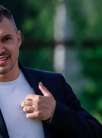 ВЗРИВ!! Валери Божинов публично се обясни в любов! (още подробности)