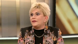 Николина Чакърдъкова се оттегля от сцената и предава щафетата на дъщеря си Мария