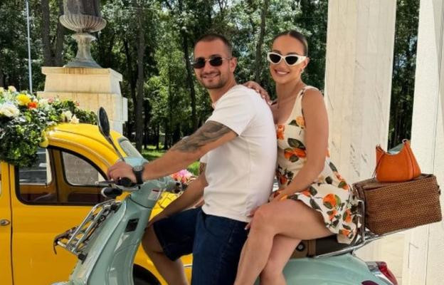 ВЗРИВ!! Събков и Трифонова се награбиха: Деси извади на показ... СИЛИКОНОВИ ЦИЦИ! (СНИМКИ)
