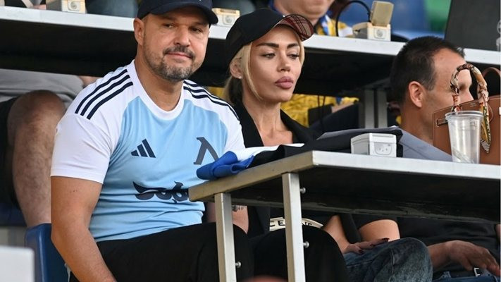НАЙ-ПОСЛЕ!! Валери Божинов показа жената до себе си, в която е влюбен от години! (СНИМКИ на Велислава)