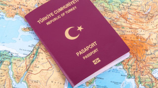 Пътуващите турци масово опаковат паспортите си в алуминиево фолио заради страх от кражба на лични данни