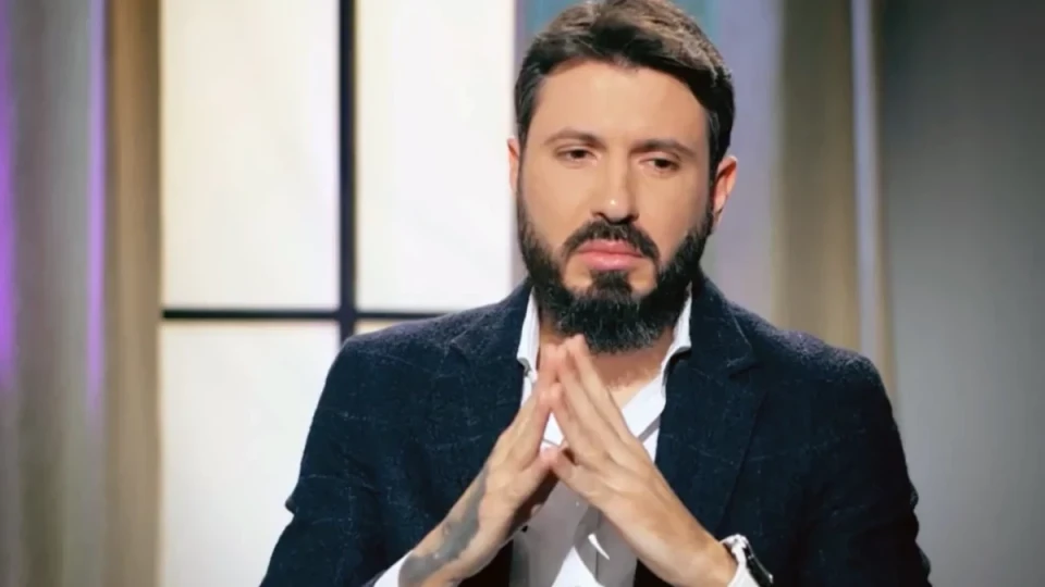 Мартин Николов – Елвиса измислил любовния триъгълник във „Фермата“
