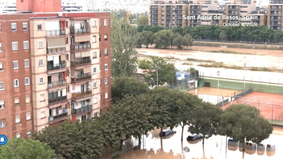 Червен код, опустошителни наводнения, жертви и транспортен хаос в Каталуния (снимки/видео)