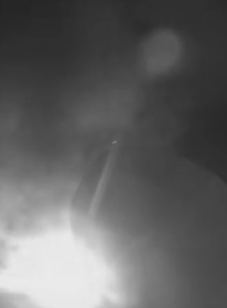 Кадри от лайфстрийм показват пожара с антените на Starlink (видео)