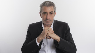 Капитан Али вярва, че пръстенът му е магичен